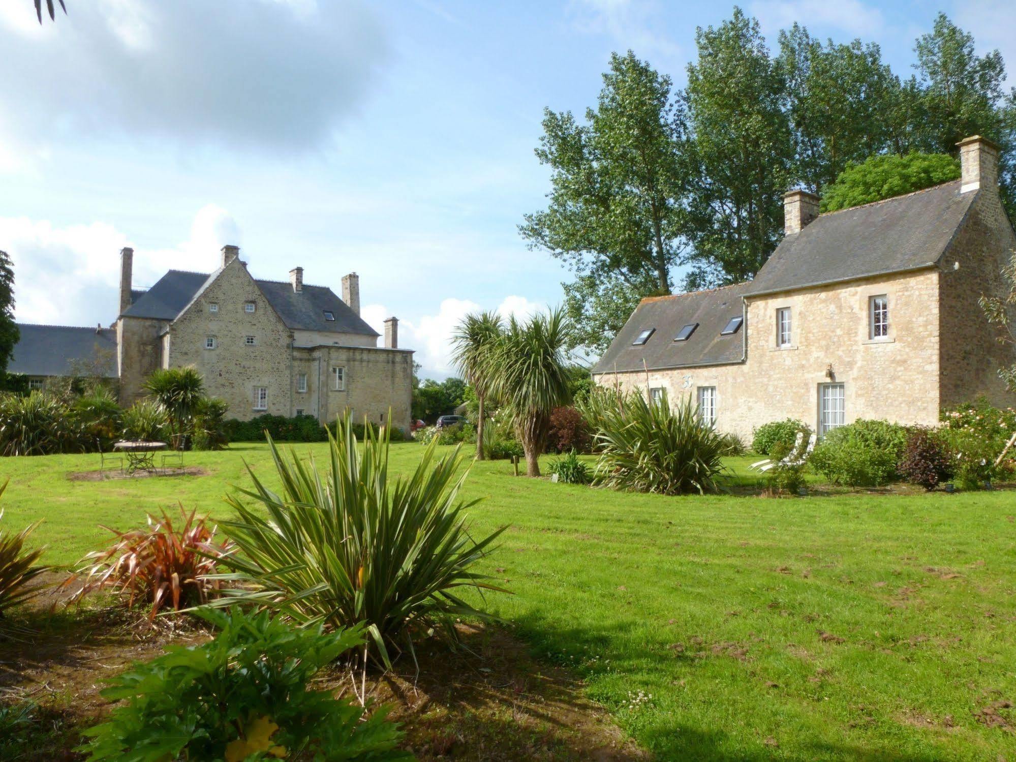 Bed and Breakfast Manoir De Savigny Valognes Exterior foto